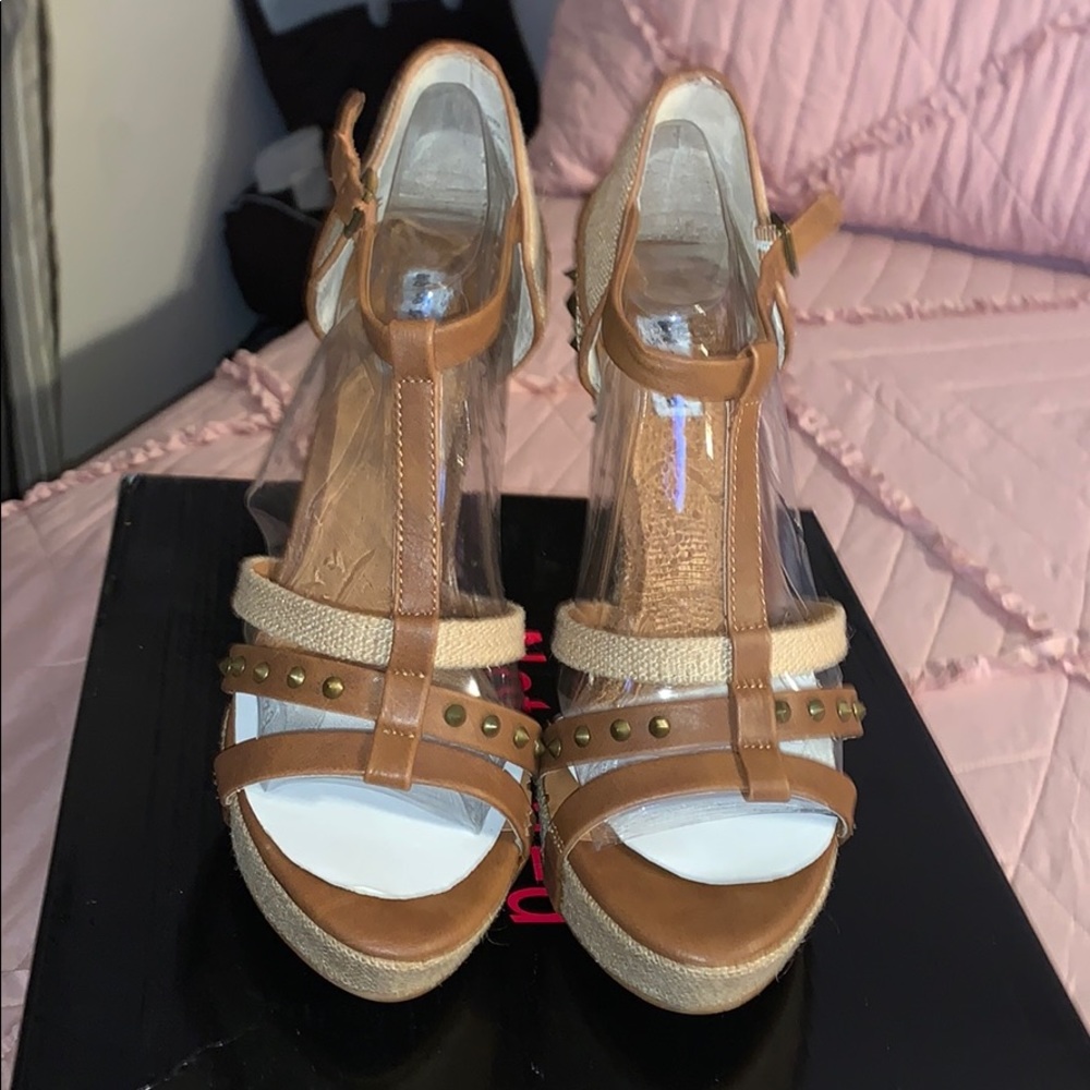 brown heels - Picture 2 of 4